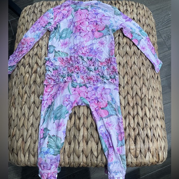 Bums & Roses Natural Bamboo Ruffle Baby Footie - Picture 6 of 7